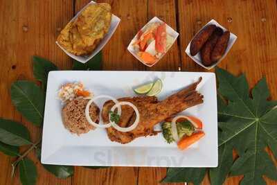 Naomi's Garden Restaurant & Lounge