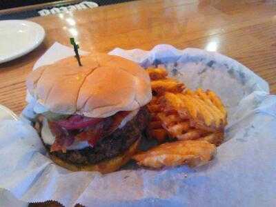 Suwallers Bar And Grill