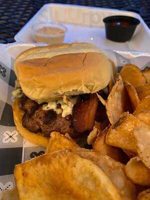 Suwallers Bar And Grill