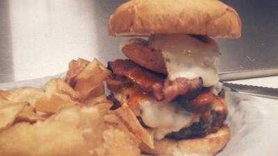 Suwallers Bar And Grill