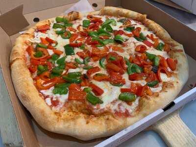 Famosa Pizza