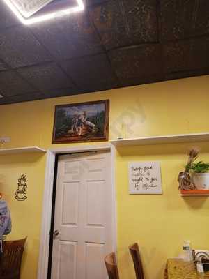 La Fuente Bailey Deli