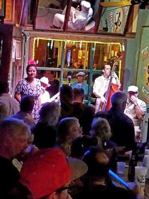 Spotted Cat Food & Spirits