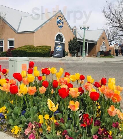 Two Cranes Bistro & Brew