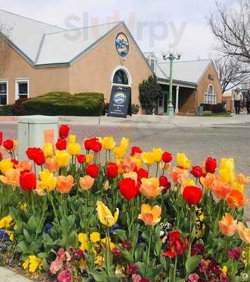 Two Cranes Bistro & Brew