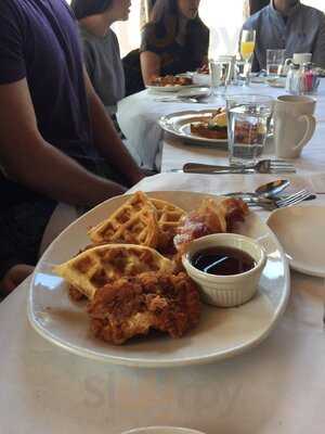 Cafe Touche French Bistro & Wine Bar