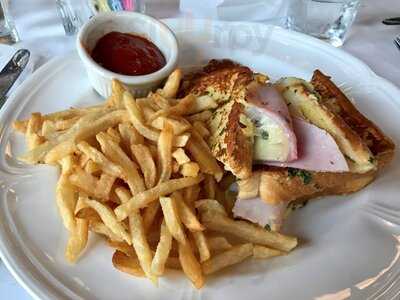 Cafe Touche French Bistro & Wine Bar