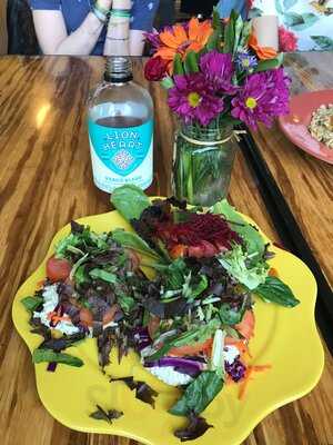 Papa G's Vegan Organic Deli