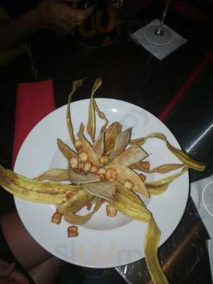 Rulay Lounge Bar & Restaurant