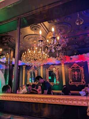 At Nine Restaurant & Bar