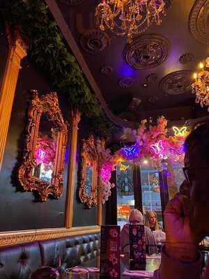 At Nine Restaurant & Bar