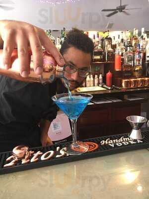 Zullos Bistro And Bar