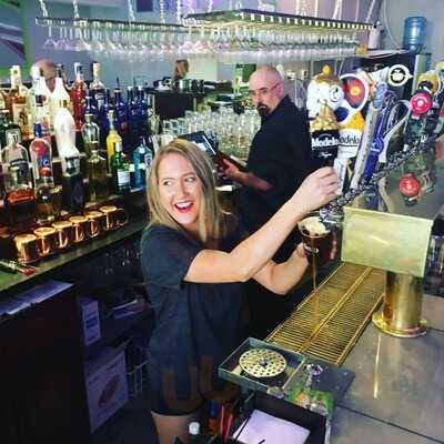 Zullos Bistro And Bar