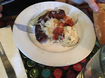 Saraveza Bottle Shop And Pasty Tavern