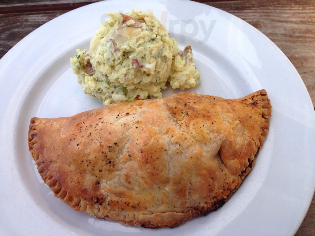 Saraveza Bottle Shop And Pasty Tavern