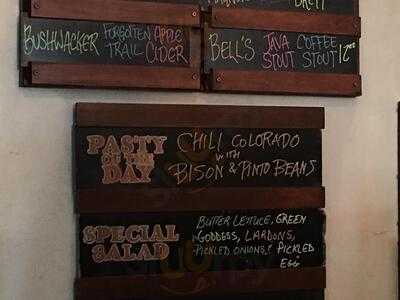 Saraveza Bottle Shop And Pasty Tavern