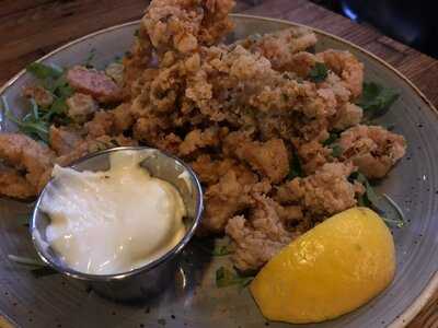 Lucy's American Tavern