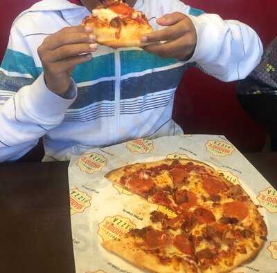 Uncle Maddio's Pizza Joint