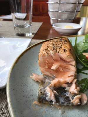 La Terraza Cafe & Bar