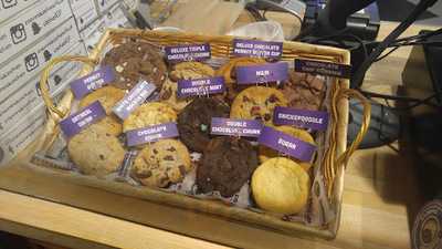 Insomnia Cookies