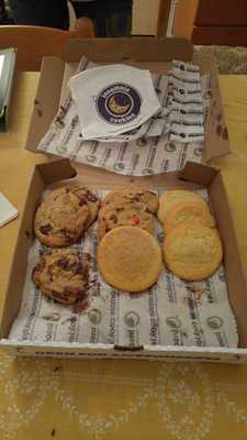 Insomnia Cookies
