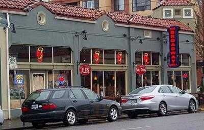 The Broadway Grill & Brewery