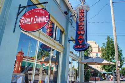 The Broadway Grill & Brewery