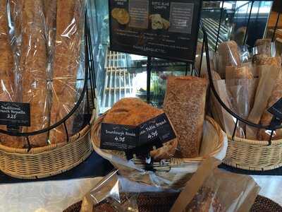 Paris Baguette Court Street