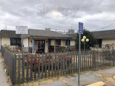 Tropical Restaurant And Bar