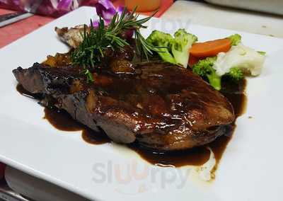 Roy's Restaurant & Bar