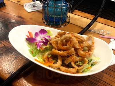 Roy's Restaurant & Bar