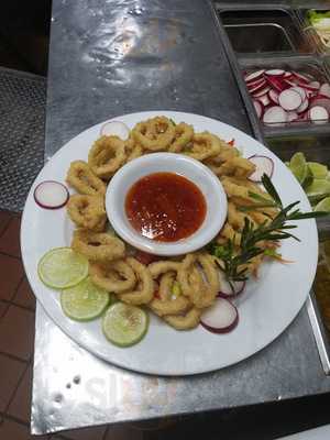 Roy's Restaurant & Bar