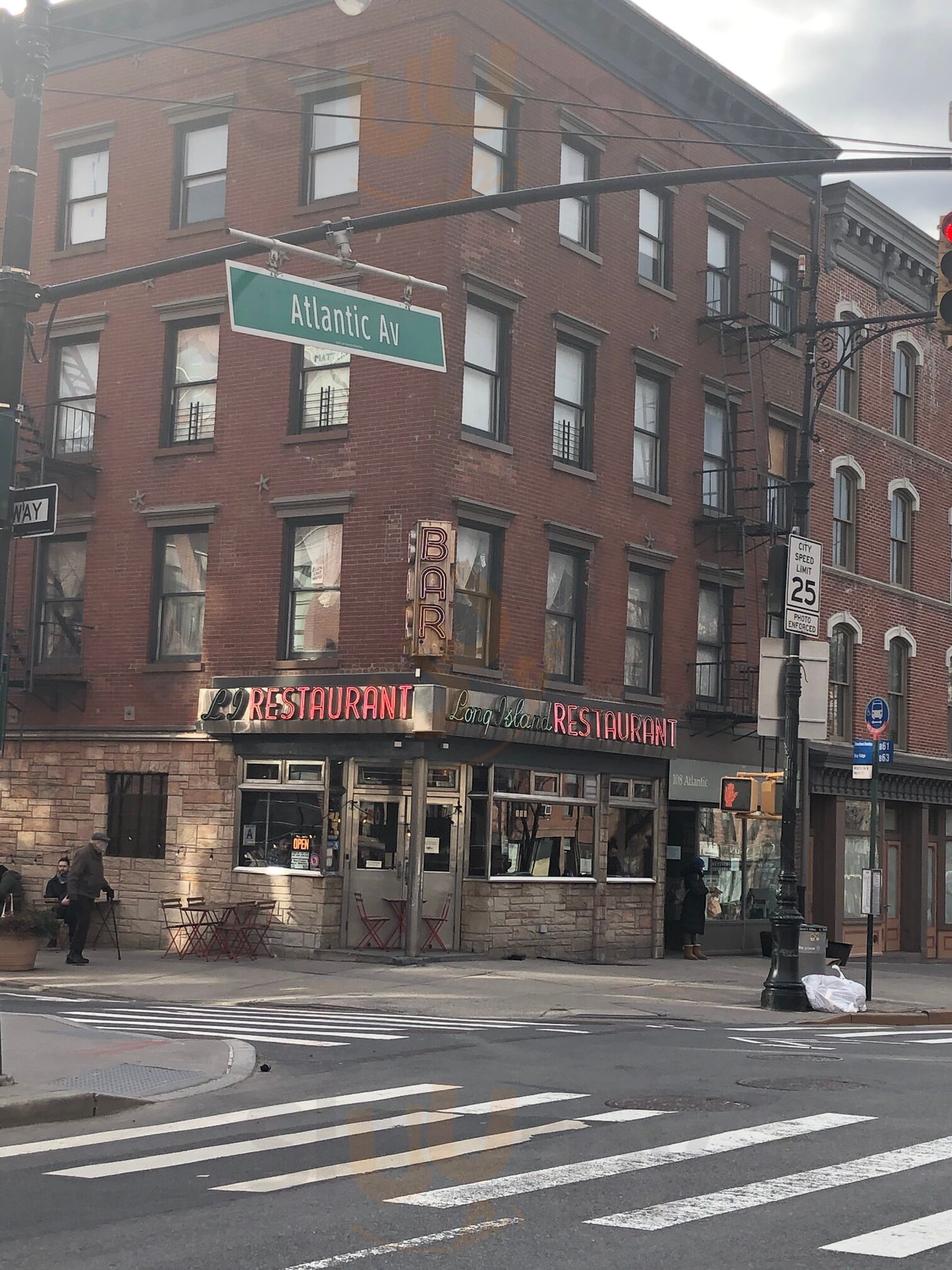 The Long Island Bar