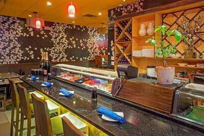 Fin’s Sushi And Grill