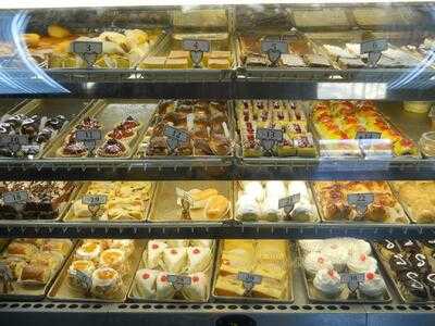 El Brazo Fuerte Bakery