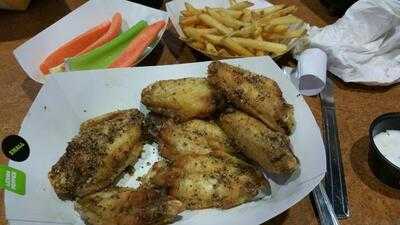 Buffalo Wild Wings Grill & Bar