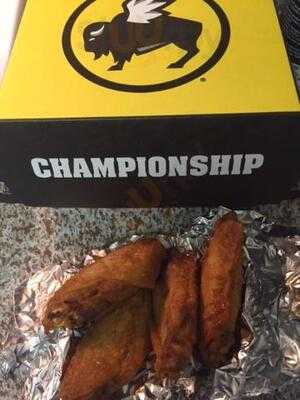 Buffalo Wild Wings Grill & Bar