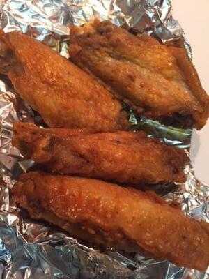 Buffalo Wild Wings Grill & Bar