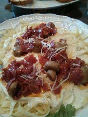 Mondo's Ristorante' Italiano On Brookside