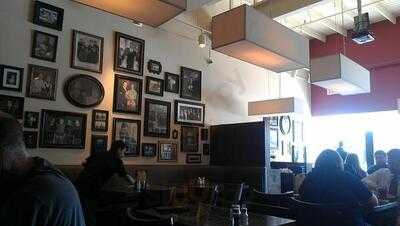 Mondo's Ristorante' Italiano On Brookside