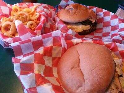 Ez's Brick Oven & Grill