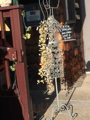 Shakespeare's Corner Shoppe & Afternoon Tea