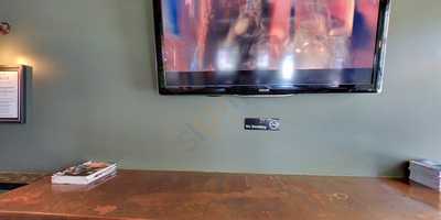 5801 Video Lounge And Cafe