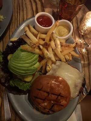 Rambler At Hotel Zeppelin