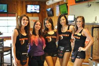Hooters