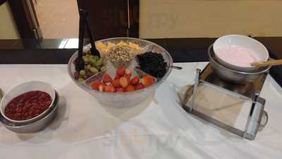 The Spot: Restaurant, Bar & Lounge