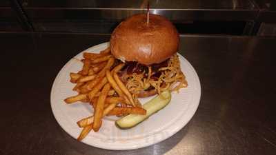 The Spot: Restaurant, Bar & Lounge