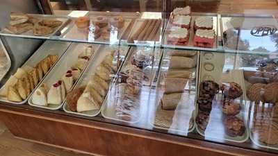 C'est La Vie Baking Company