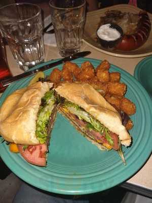 Kelly's Bar & Lounge