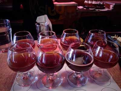 Kelly's Bar & Lounge